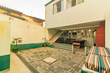 Casa à venda com 180m², 3 quartos e 2 vagasQuintal