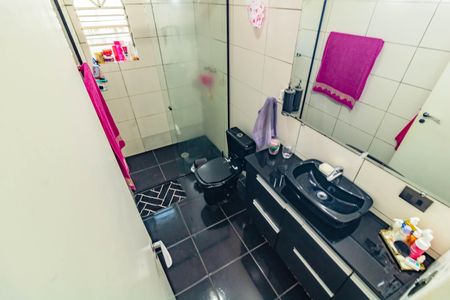 Casa à venda com 180m², 3 quartos e 2 vagasBanheiro