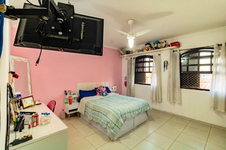 Casa à venda com 180m², 3 quartos e 2 vagasQuarto 2