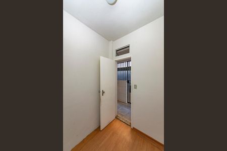 Apartamento à venda com 144m², 3 quartos e 2 vagas Apartamento à venda com 144m², 3 quartos e 2 vagasQuarto de Serviço