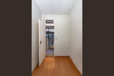 Apartamento à venda com 144m², 3 quartos e 2 vagas Apartamento à venda com 144m², 3 quartos e 2 vagasQuarto de Serviço