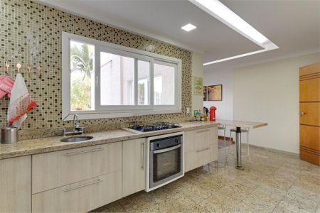 Casa à venda com 690m², 5 quartos e 7 vagas