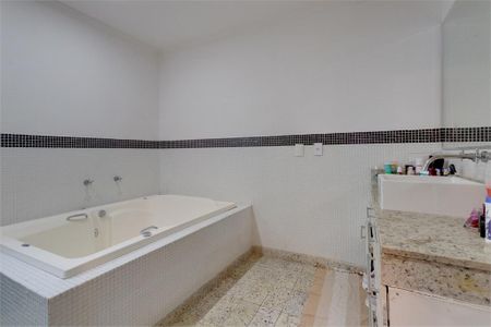 Casa à venda com 690m², 5 quartos e 7 vagas