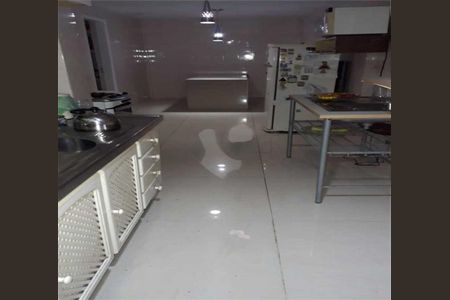 Casa à venda com 250m², 2 quartos e 2 vagas