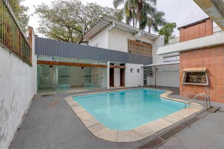 Casa à venda com 387m², 4 quartos e 6 vagas