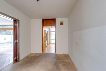 Casa à venda com 387m², 4 quartos e 6 vagas