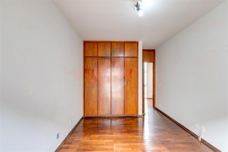 Casa à venda com 387m², 4 quartos e 6 vagas