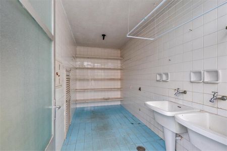 Casa à venda com 387m², 4 quartos e 6 vagas