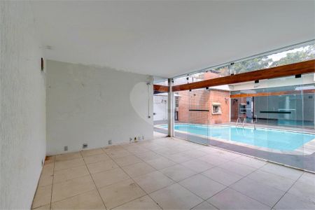 Casa à venda com 387m², 4 quartos e 6 vagas