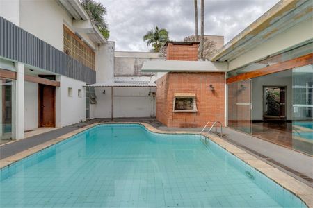 Casa à venda com 387m², 4 quartos e 6 vagas