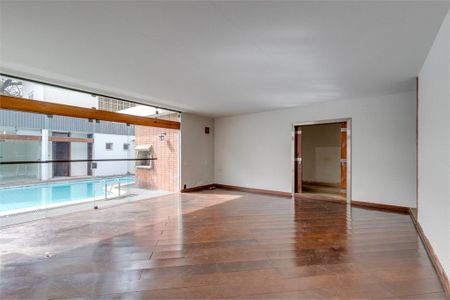 Casa à venda com 4 quartos, 387m² em Santo Amaro, São Paulo