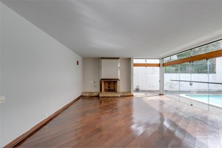 Casa à venda com 4 quartos, 387m² em Santo Amaro, São Paulo