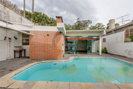 Casa à venda com 387m², 4 quartos e 6 vagas