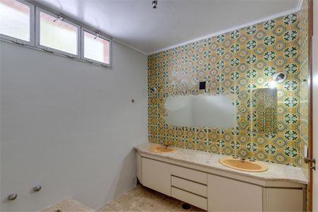 Casa à venda com 387m², 4 quartos e 6 vagas