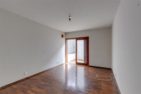 Casa à venda com 387m², 4 quartos e 6 vagas