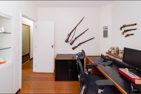 Apartamento à venda com 130m², 4 quartos e 2 vagasQuarto 3