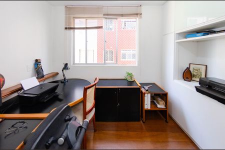 Apartamento à venda com 130m², 4 quartos e 2 vagasQuarto 3