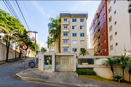 Apartamento à venda com 130m², 4 quartos e 2 vagasFachada