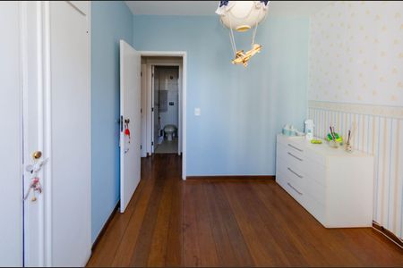 Apartamento à venda com 130m², 4 quartos e 2 vagasQuarto 2