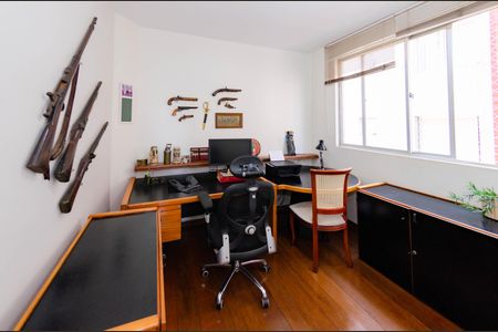 Apartamento à venda com 130m², 4 quartos e 2 vagasQuarto 3