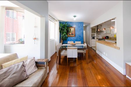 Apartamento à venda com 130m², 4 quartos e 2 vagasSala