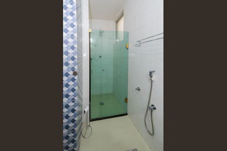 Apartamento à venda com 130m², 4 quartos e 2 vagasBanheiro social