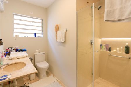 Casa para alugar com 270m², 3 quartos e 3 vagasBanheiro 