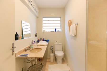 Casa para alugar com 270m², 3 quartos e 3 vagasBanheiro 