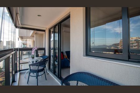 Apartamento à venda com 81m², 3 quartos e 1 vagaVaranda