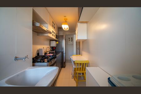 Apartamento à venda com 81m², 3 quartos e 1 vagaÁrea de Serviço