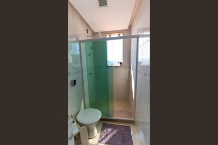 Casa à venda com 600m², 5 quartos e 2 vagas Casa à venda com 600m², 5 quartos e 2 vagasBanheiro