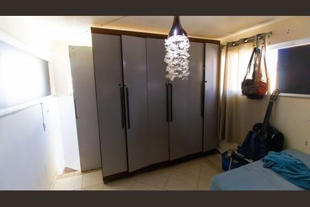 Casa à venda com 600m², 5 quartos e 2 vagas Casa à venda com 600m², 5 quartos e 2 vagasQuarto 4