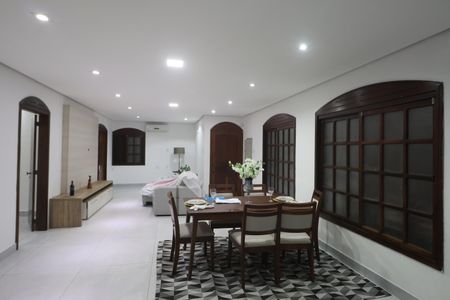 Casa à venda com 186m², 2 quartos e 4 vagasSala