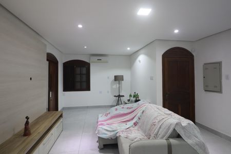 Casa à venda com 186m², 2 quartos e 4 vagasSala