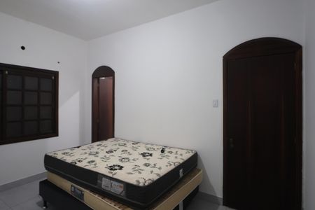 Casa à venda com 186m², 2 quartos e 4 vagasSuíte 2