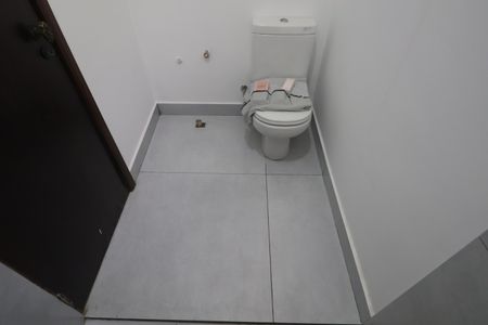 Casa à venda com 186m², 2 quartos e 4 vagasBanheiro de Serviço