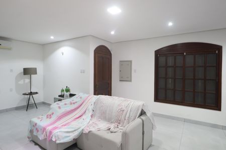 Casa à venda com 186m², 2 quartos e 4 vagasSala