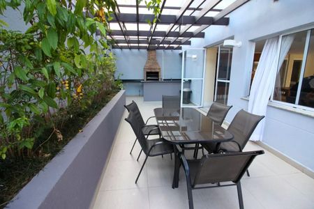 Apartamento à venda com 58m², 2 quartos e 1 vaga Apartamento à venda com 58m², 2 quartos e 1 vagaÁrea comum - Churrasqueira