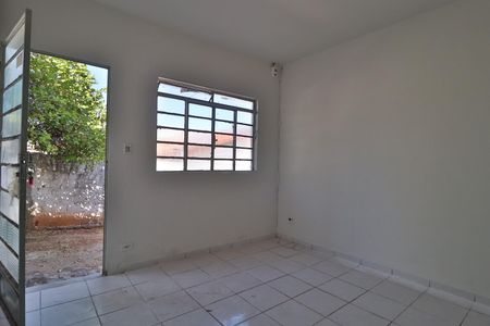 Casa para alugar com 75m², 2 quartos e 1 vagaSala