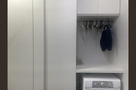 Apartamento à venda com 107m², 3 quartos e 3 vagas Apartamento à venda com 107m², 3 quartos e 3 vagasLavanderia