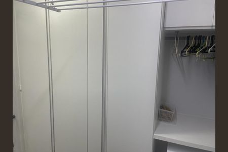 Apartamento à venda com 107m², 3 quartos e 3 vagas Apartamento à venda com 107m², 3 quartos e 3 vagasLavanderia