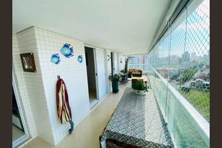 Apartamento para alugar com 111m², 3 quartos e 2 vagas Apartamento para alugar com 111m², 3 quartos e 2 vagasSacada