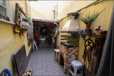 Casa à venda com 104m², 4 quartos e sem vagaÁrea de Serviço