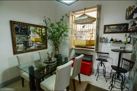 Casa à venda com 104m², 4 quartos e sem vagaSala