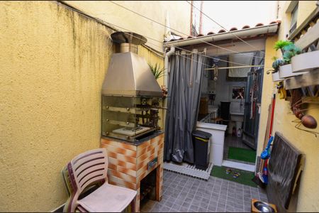 Casa à venda com 104m², 4 quartos e sem vagaÁrea de Serviço