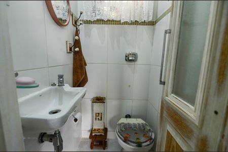 Casa à venda com 104m², 4 quartos e sem vagaLavabo