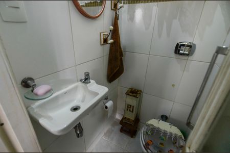 Casa à venda com 104m², 4 quartos e sem vagaLavabo