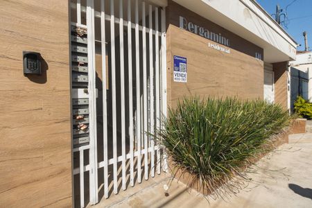 Casa de condomínio à venda com 45m², 2 quartos e 1 vaga Casa de condomínio à venda com 45m², 2 quartos e 1 vagaFachada