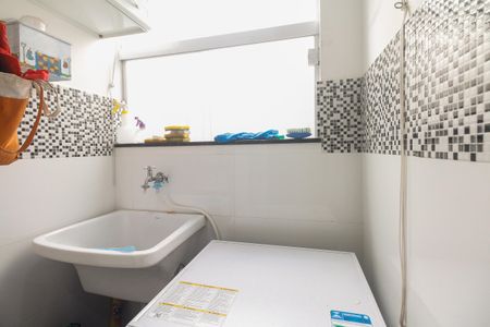 Casa de condomínio à venda com 45m², 2 quartos e 1 vaga Casa de condomínio à venda com 45m², 2 quartos e 1 vagaÁrea de Serviço