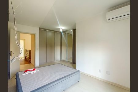 Casa à venda com 157m², 3 quartos e 2 vagas Casa à venda com 157m², 3 quartos e 2 vagasSuíte